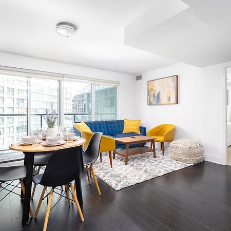 Апартаменты Upscale & Modern 2Bd + Den 2Ba Heart Of Downtown! Торонто Экстерьер фото